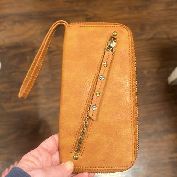 Free People wallet - Picture 3 of 4